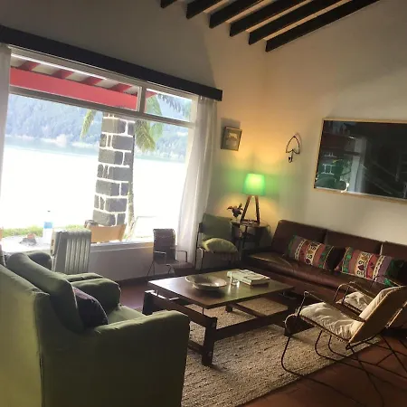Сasa de vacaciones Furnas Lake Cottage