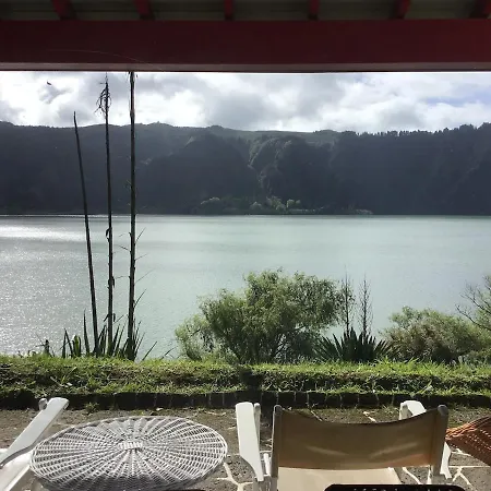 Сasa de vacaciones Furnas Lake Cottage *